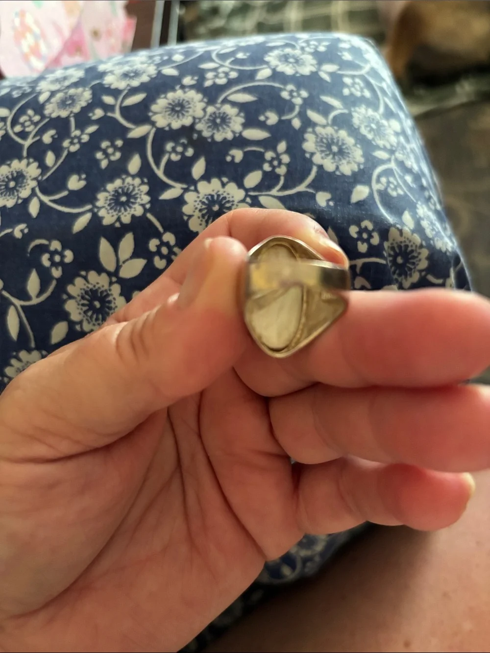 Elegant White Mother-of-Pearl Cabochon Silver Ring - Women Jewelry